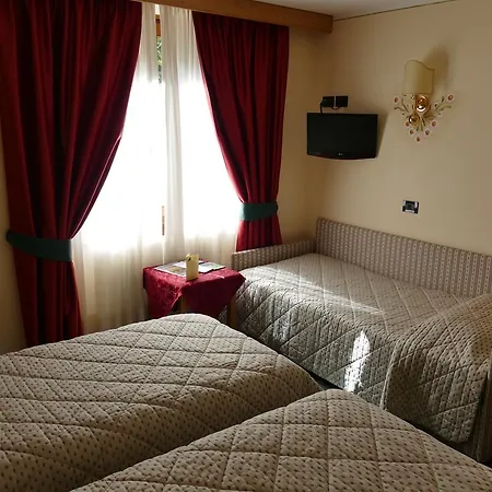 Garni La Montanara Hotel 3*